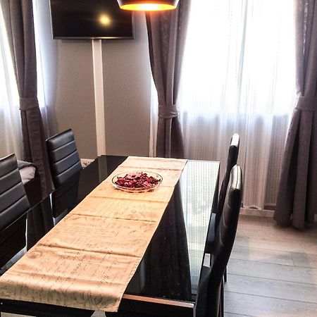 Nav Apartments Split Eksteriør billede